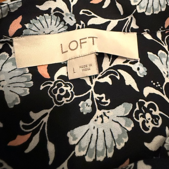 LOFT Shades of Blue Flutter Sleeve Notched Collar Top - Picture 4 of 5